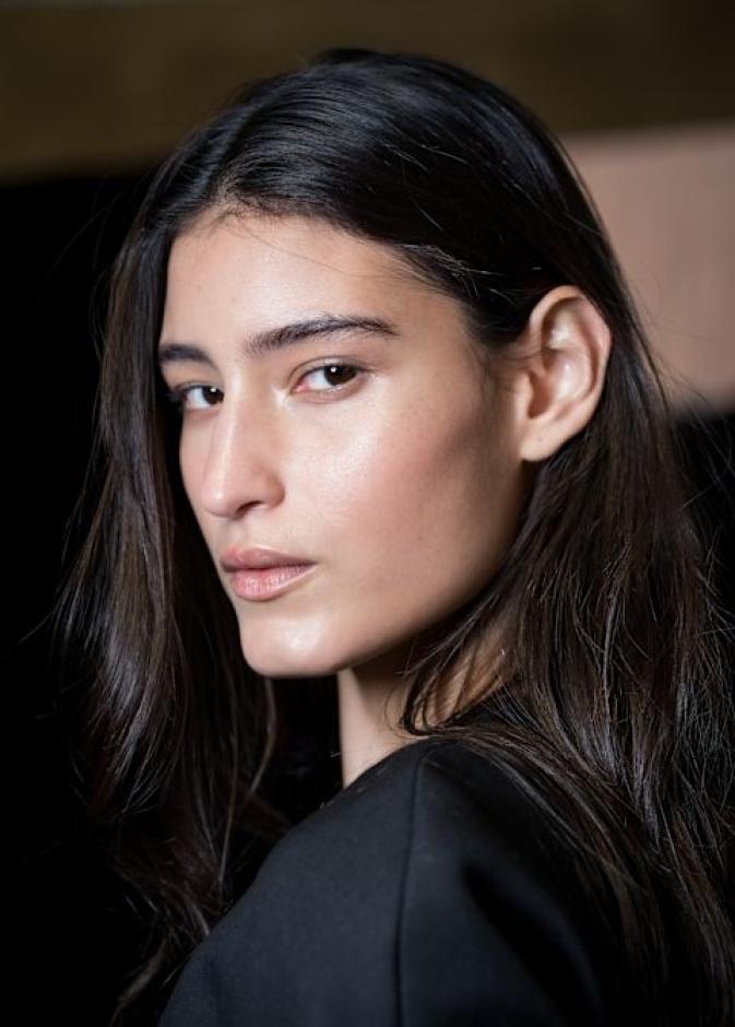 عارضة دار Stella Mccartney