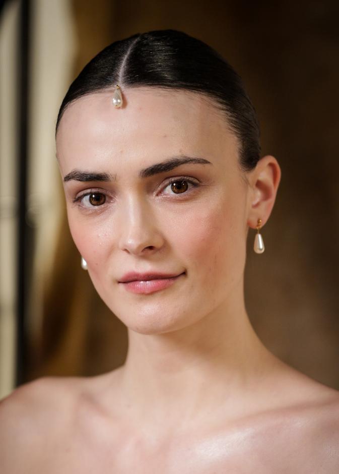 كريمات متنوعة وليلية للعناية بالعينين من دار Zuhair Murad