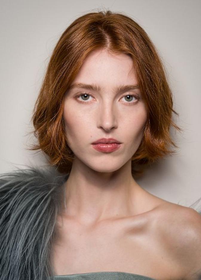 أطعمة غير متوقعة تمنح بشرتك إشراقة طبيعية من الداخل