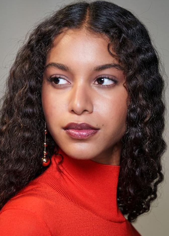 وصفات طبيعية فعالة لتوحيد لون البشرة السمراء ومنحها إشراقة صحية