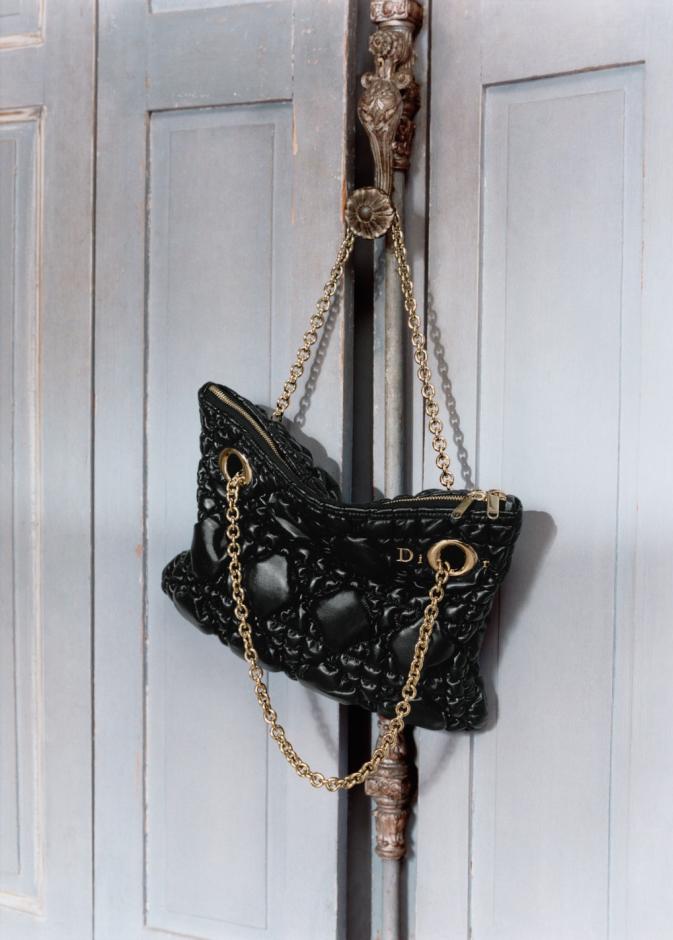 حقيبة ‏Dior Crunchy‏... ‏