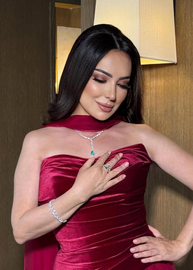 تزامناً مع عيد ميلادها ... أمل عرفة بإطلالات مميزة بين الكلاسيكية والعصرية