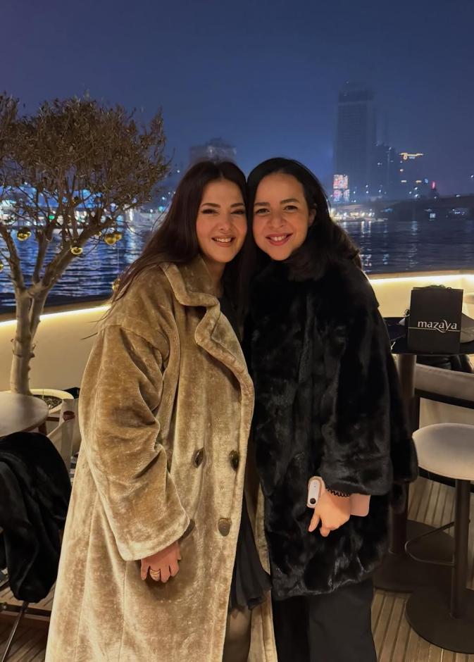 دنيا وإيمي سمير غانم