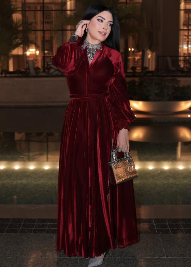 النجمات يتألقن بالمخمل في ليالي رمضان