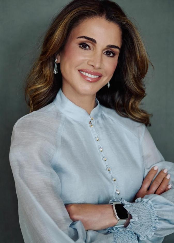 الملكة رانيا تخطف الأنظار بإطلالات جمالية متجددة من المكياج للشعر