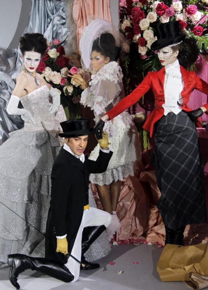 عندما تصافح أكثر علامات الموضة السريعة كفاءة العقل الإبداعي الأشهر للأزياء الراقية.. Galliano ينضم إلى Zara