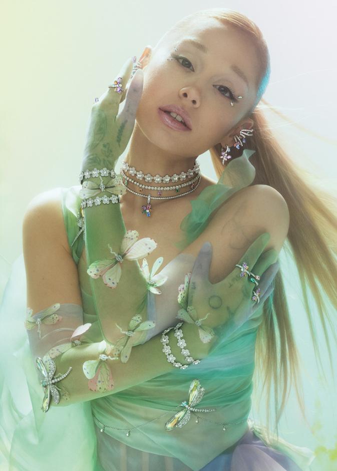 ArianaGrande - CapsuleCollection