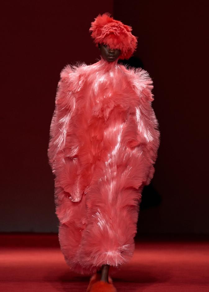 فلسفة الأناقة الميلانية في مجموعة Bottega Veneta للملابس الجاهزة لخريف 2026