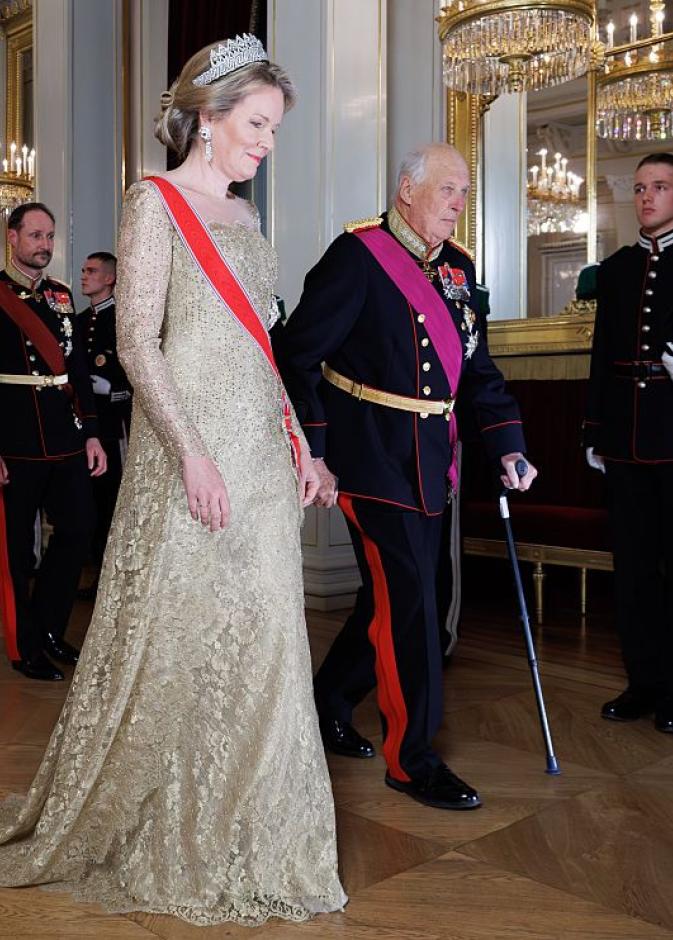 الملكة ماتيلد تخطف الأنظار في ضيافة القصر النرويجي