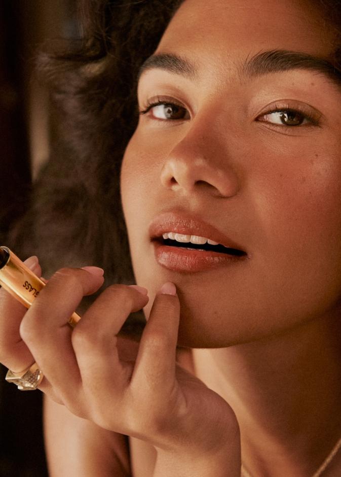 أوليفيا دين، نجمة الغناء الحائزة على جائزة غرامي