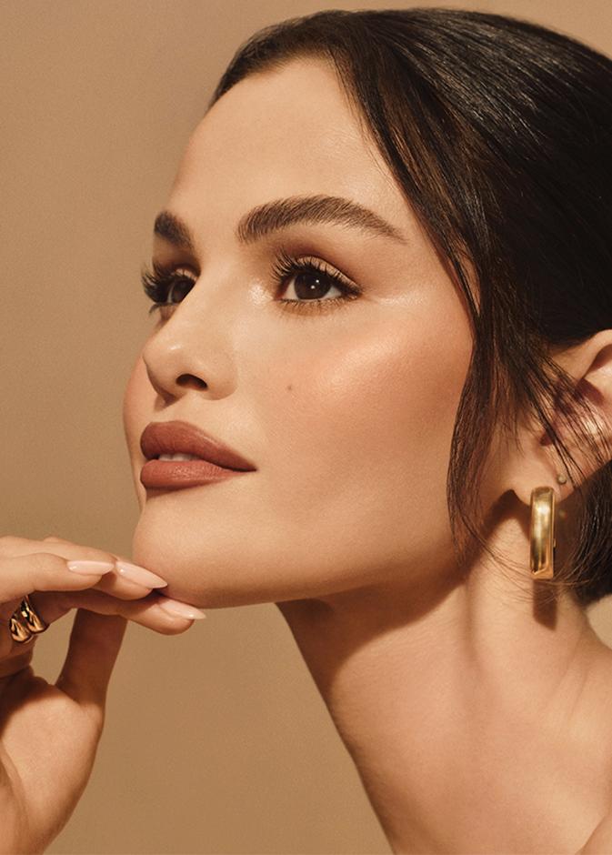 ألوان تحاكي المزاج: أبرز صيحات المكياج الجديدة لبشرة ناعمة وإشراقة تدوم