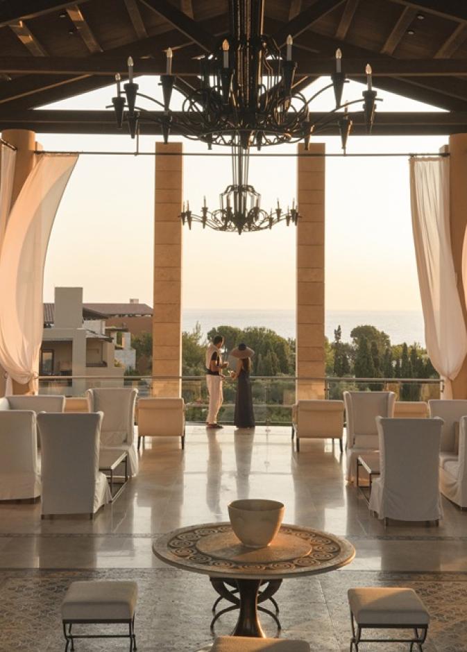 كوستا نافارينو في اليونان.