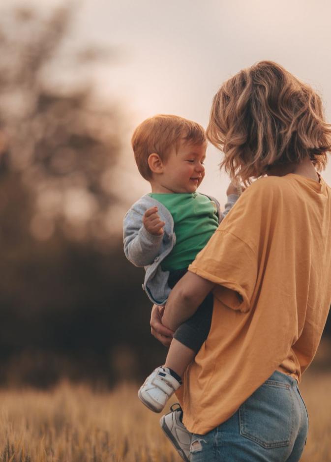 7 نصائح للاستمتاع بالأمومة