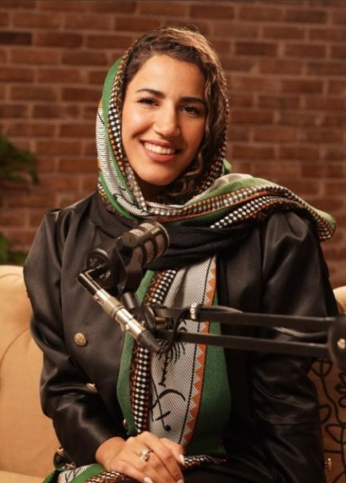 5 سعوديات يصنعن حوارات عبر البودكاست… من الاقتصاد إلى الثقافة