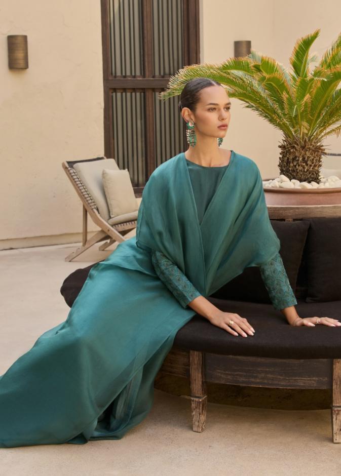 "هي" تختار لك 5 عبايات أنيقة لإطلالة صباح العيد