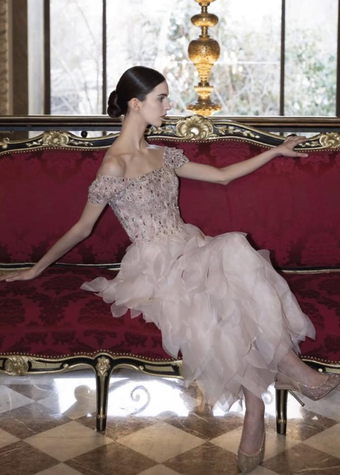 حين تقود النساء دور الأزياء: من القيادات العالمية إلى المصممات السعوديات