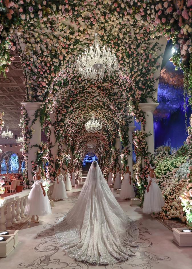 فستان عروس من Maison Valentino