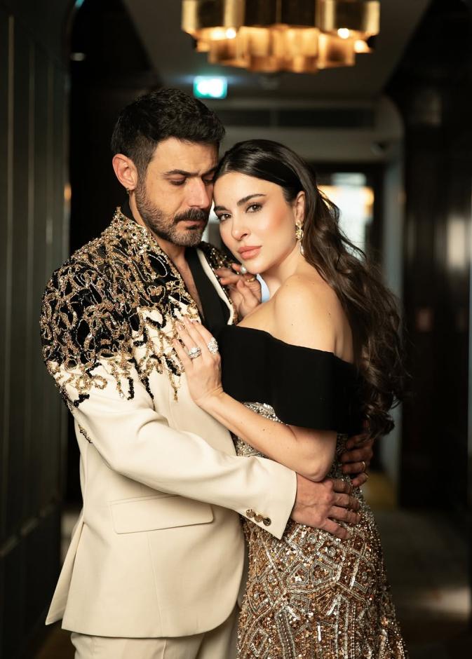 وسام فارس وسارة أبي كنعان في إطلالة رومانسية