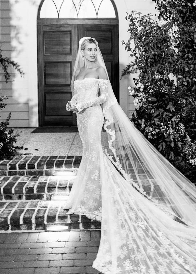 فستان زفاف هايلي بيبر Hailey Bieber، ٢٠١٨ (1) (1)