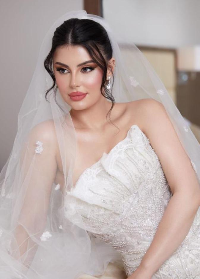 من مكياج خبيرة التجميل المتخصصة في مكياج العرايس جلاء الأزهري