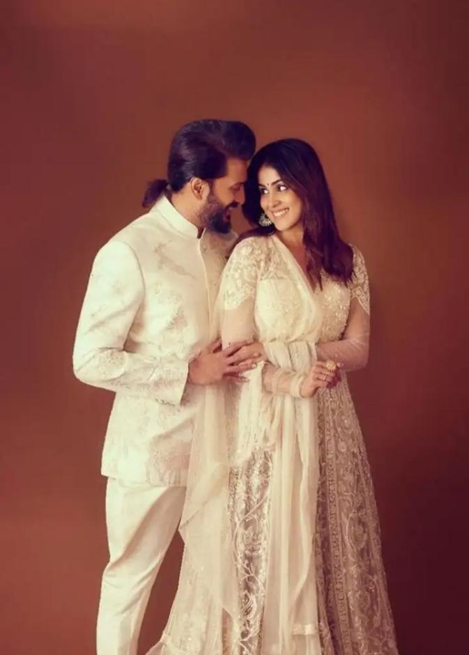 جينيليا دي سوزا Genelia D' Souza وريتيش ديشموك Riteish Deshmukh-14 عام
