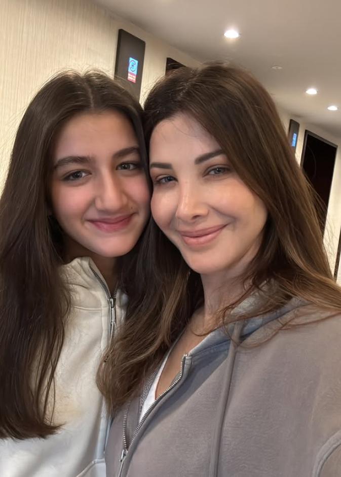 نانسي عجرم وبناتها الثلاث: جينات الجمال تجمع ميلا وإيلا وليا