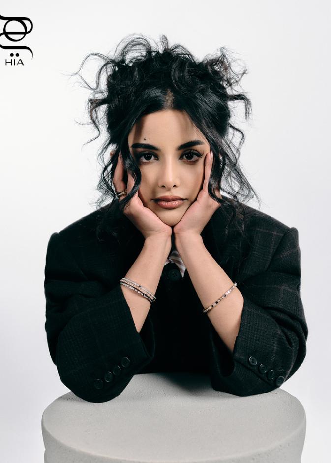 لمى الكِناني المرأة التي تصنع حياتها بنفسها نجمة "هي" في عدد مارس 