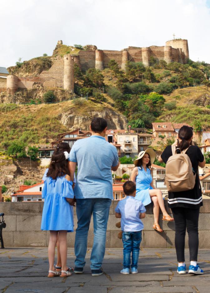 جورجيا ترحب بالجميع في العيد