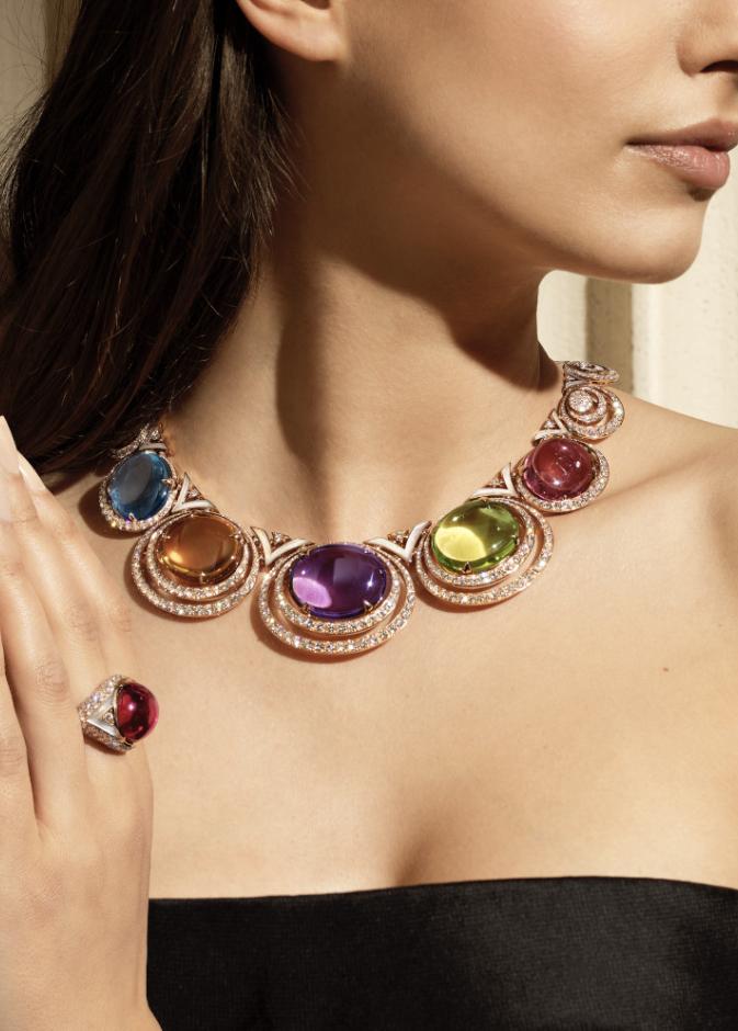 أحجار مواليد شهر أكتوبر دليلك الكامل لمعانيها وأسرارها