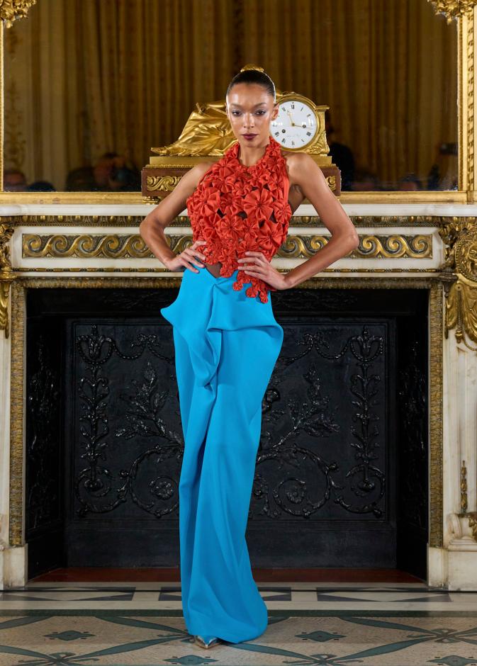 إطلالة بعناصر ملفتة من ‏Imane Ayissi