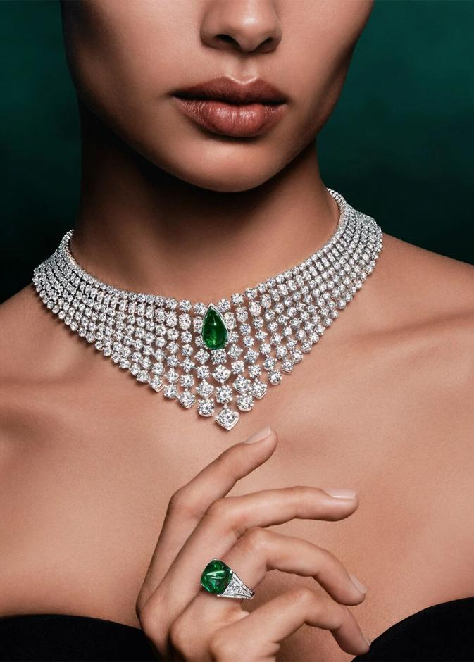 الأحجار الكريمة البيضاء في عالم المجوهرات