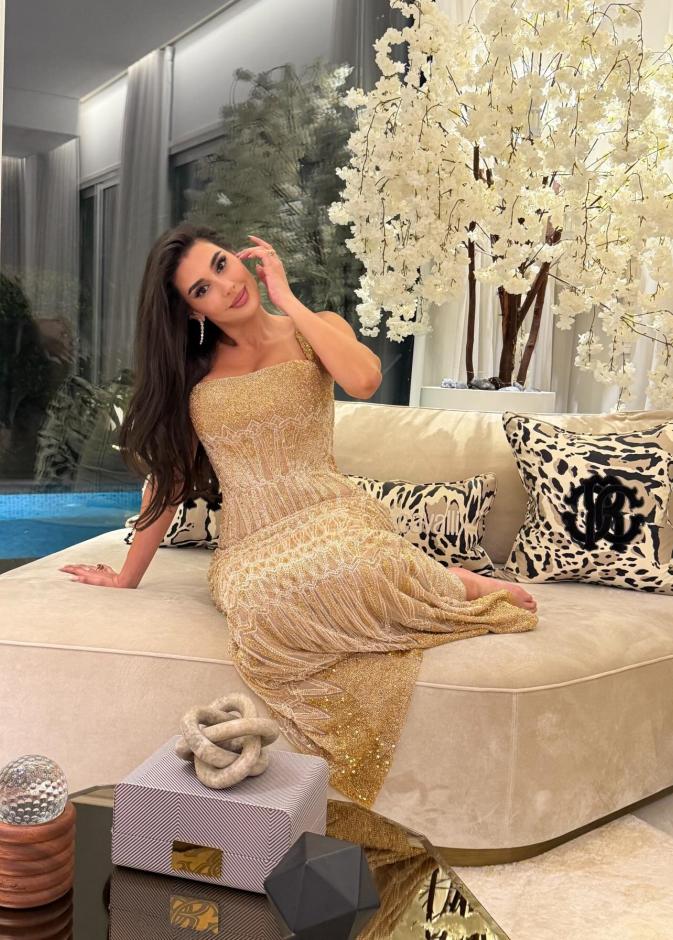 الأحجار الكريمة في إطلالات ياسمين صبري بين الفخامة والبساطة