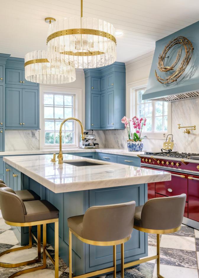 الألوان قادرة على تحويل الخزائن البسيطة إلى عنصر بصري لافت