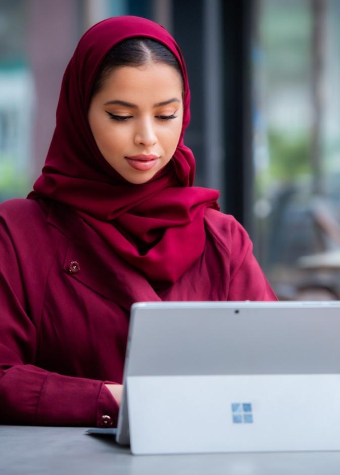 المصممة ورائدة الأعمال نورة المحمود مؤسسة منصة تفنن