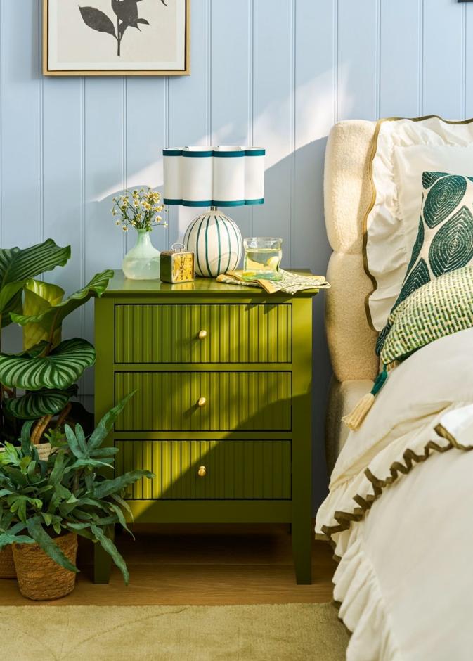 تجديد غرفة النوم يحتاج تنفيذ أفكار بسيطة لإضفاء إحساس بالراحة بطابع ربيعي منعش