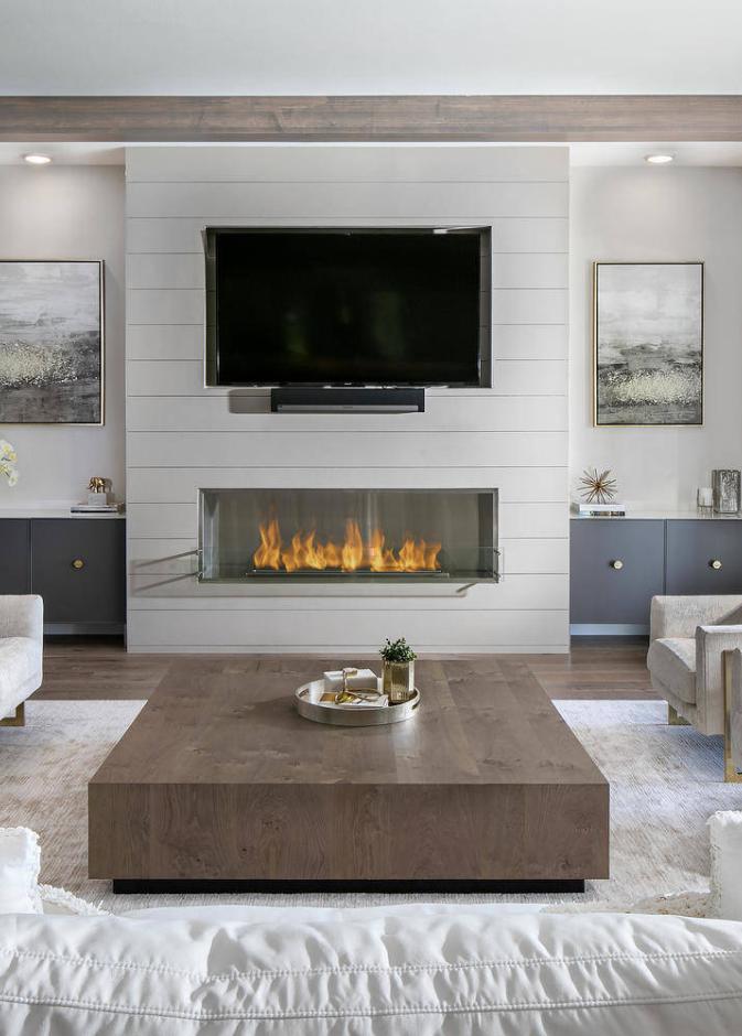 من وحي التجربة.. تفاصيل ديكور يتجنبها عشاق أسلوب البساطة عنوان seo: 4 تفاصيل ديكور يرفضها محبو أسلوب البساطة     كتبت: بسمة أبوطالب  في عالم يتجه أكثر نحو الهدوء البصري والراحة الذهنية، لم يعد اقتناء قطع الديكور مجرد مسألة ذوق، بل قرارًا يعكس أسلوب حياة متكامل.  فمع الوقت، قد تبدو بعض القطع مغرية وتستحق الاقتناء، لكنها تكشف لاحقًا عن جانب أقل جاذبية، خاصة لدى من يفضلون أسلوب الحياة البسيط.   ومن وحي التجربة، يتضح أن ليس كل ما يبدو جميلًا ينسجم بالضرورة مع المساحات الهادئة والمنظمة، إذ يمكن لبعض العناصر أن ت