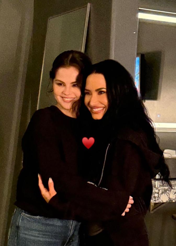 سيلينا غوميز وديمي لوفاتو