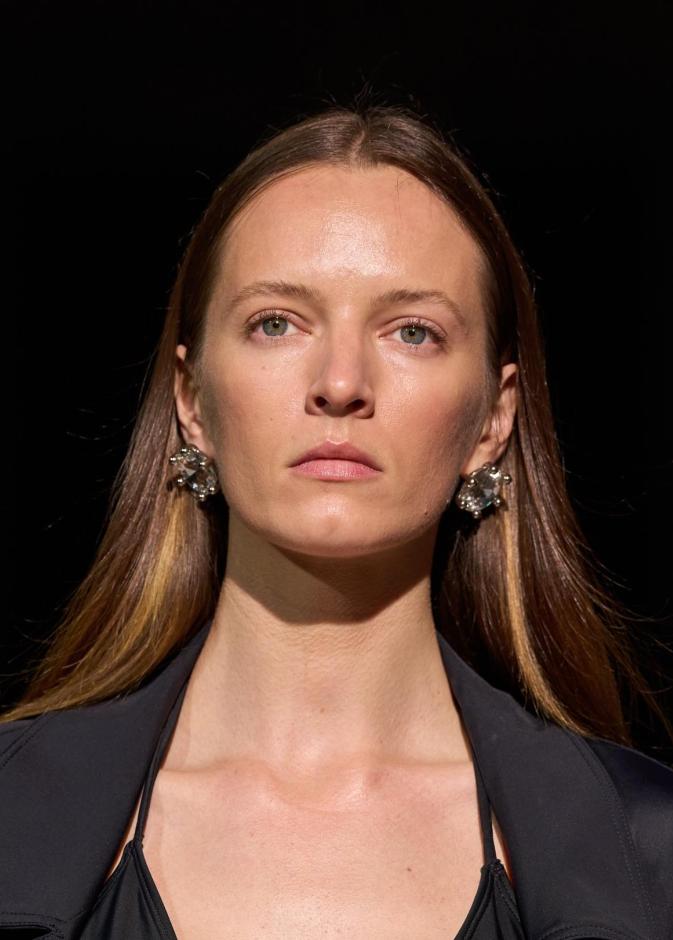 الببتيدات قصة تحكي قدرة البشرة على إصلاح نفسها بنفسها لمقاومة الشيخوخة وعلامات التمدد