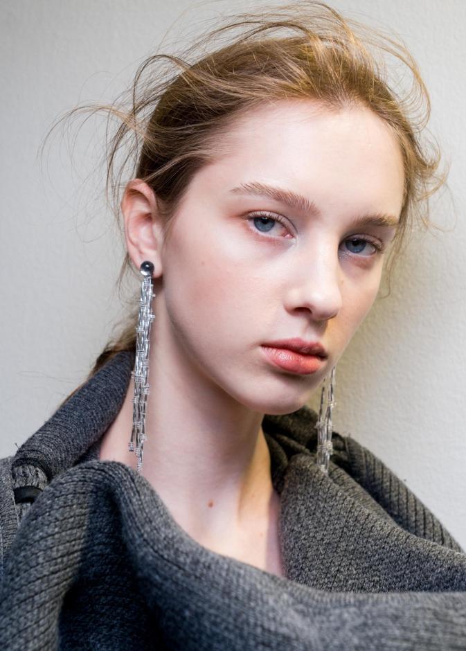 هل يمنح الكولاجين السائل للبشرة نتائج حقيقية أم مبالغ فيها؟.. تجيب لـ هي أخصائية العناية بالبشرة