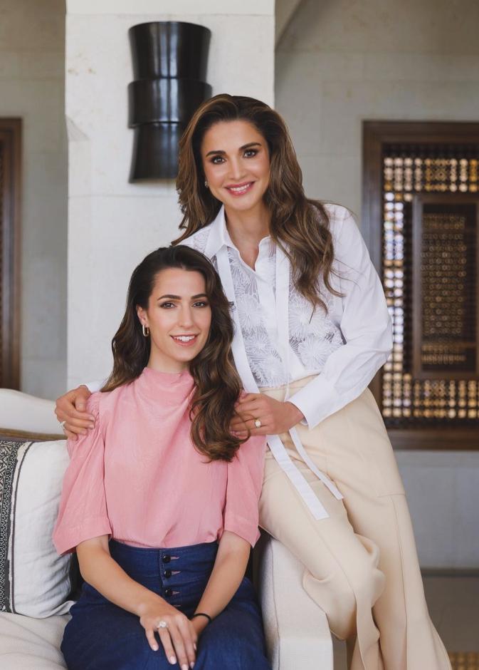 في يوم الأرض هكذا تُعيد الملكات والأميرات إحياء مجوهراتهن القديمة