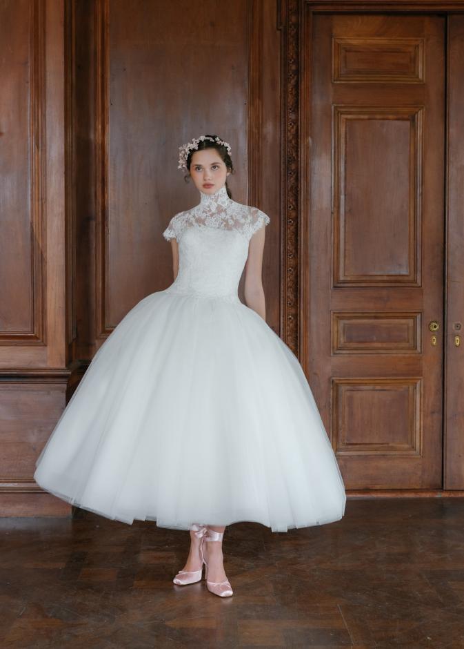 قصات واسعة في فساتين الزفاف لربيع 2027