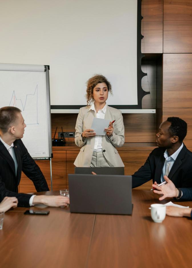 كيف تكونين قائدة حاضرة ومؤثرة في فريقكِ