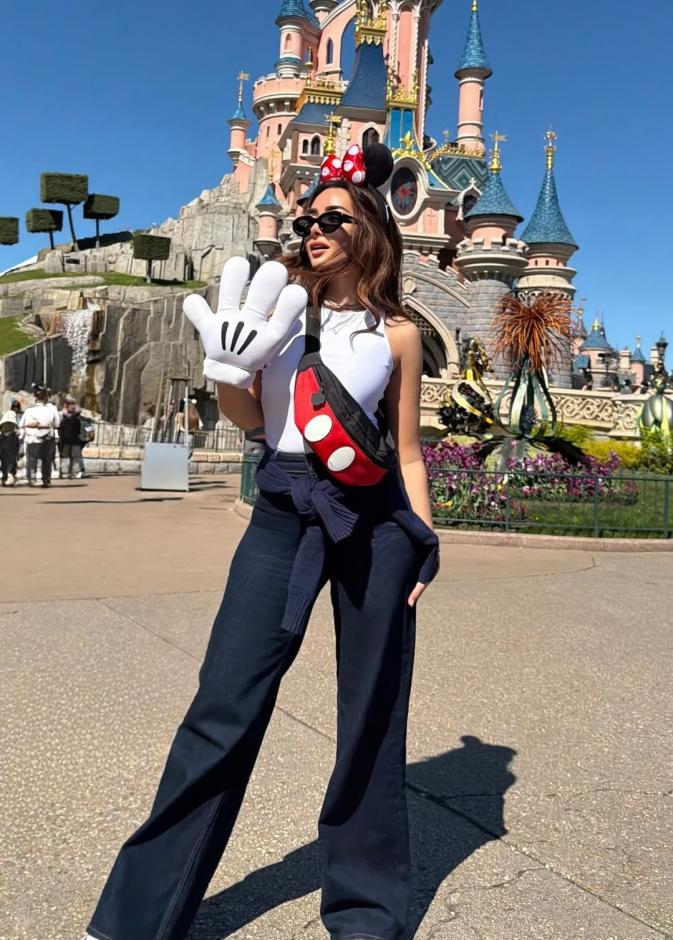 هنا الزاهد في ديزني باريس