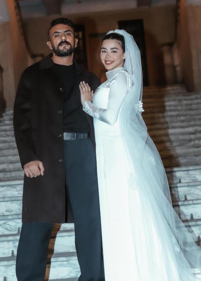 أحمد العوضي ويارا السكري 