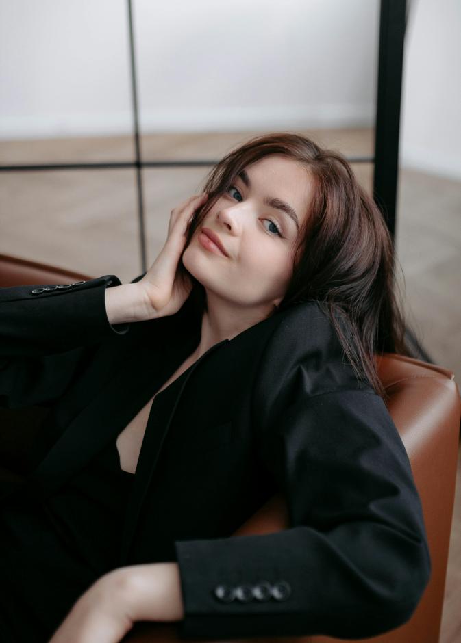 ينصح بعدم المبالغة في استخدام مستخضرات التجميل