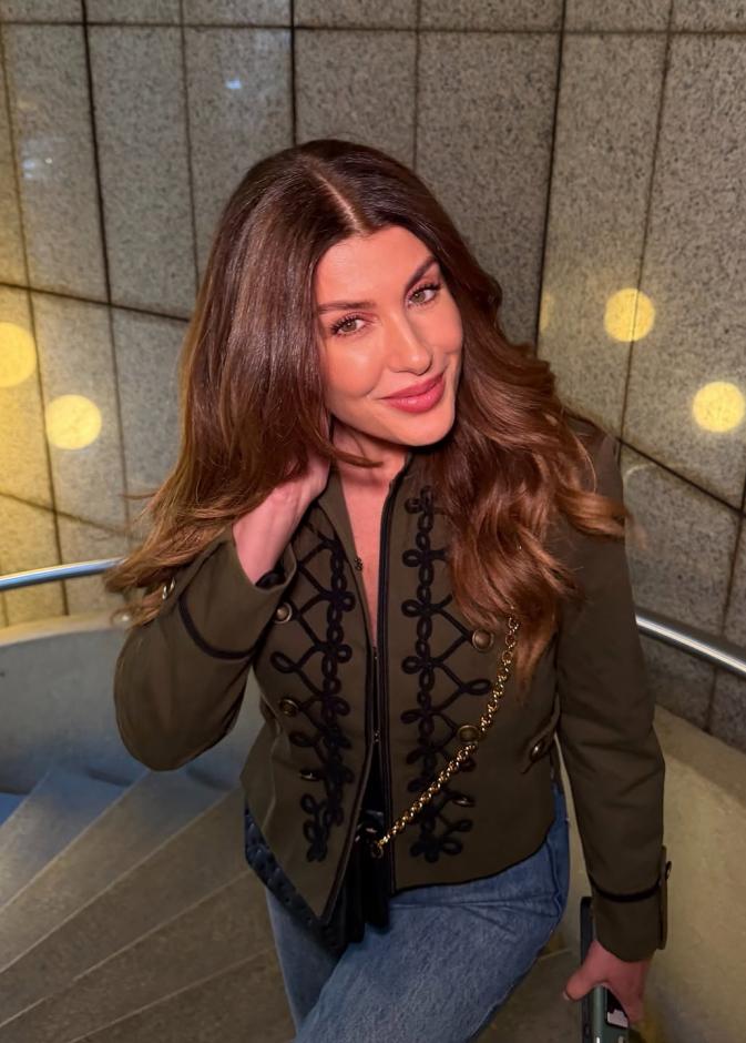 1 رئيسية الإعلامية ريتا حرب صورة من انستغرامها