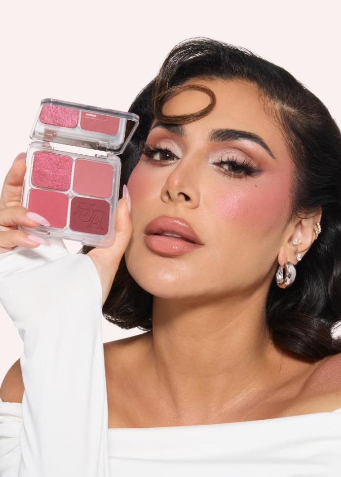 باليت Blush Filter من علامة HUDA BEAUTY أوّل باليت بلاش بودرة تحمل توقيع العلامة