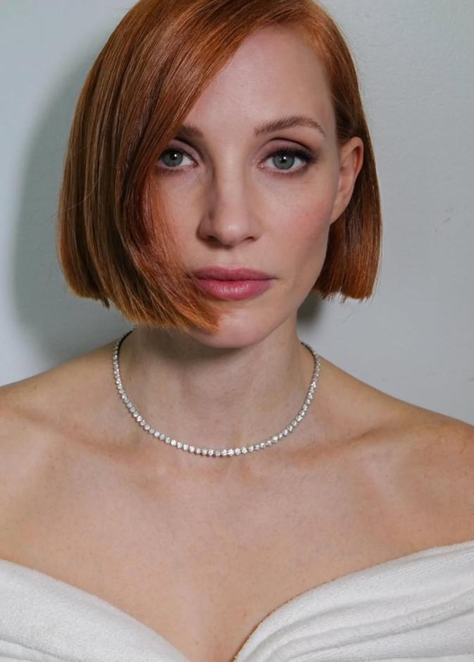 بشرة برونزية وهادئة من وحي Jessica Chastain