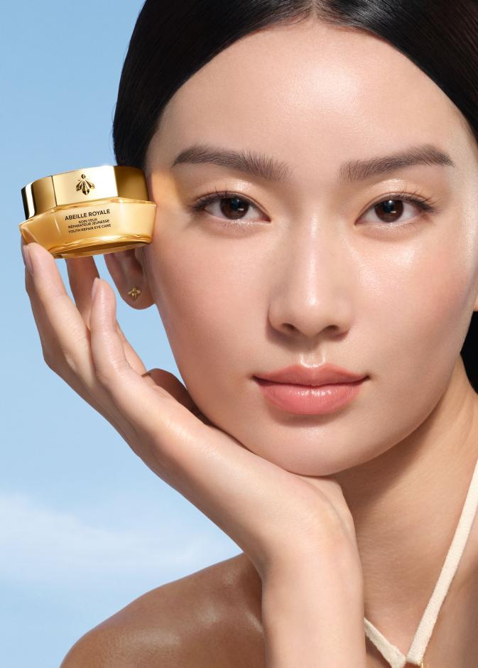 كريم العيون  ABEILLE ROYALE – NEW YOUTH REPAIR EYE CARE من جيرلان