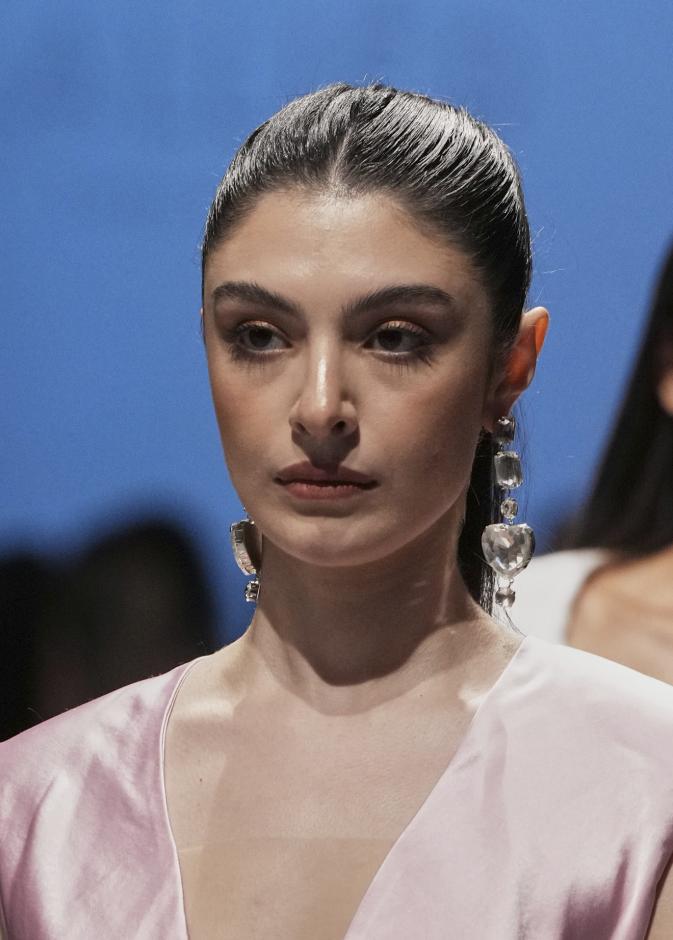 إليك مستحضرات تجميل تعتني بجمالك وتساعدك على تخفيف الشعور بالتوتر